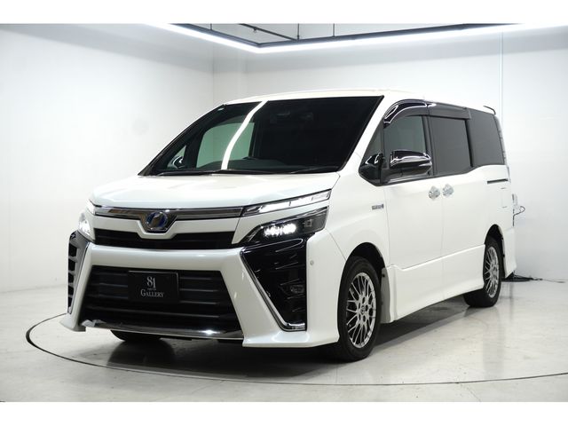 VOXY HYBRID