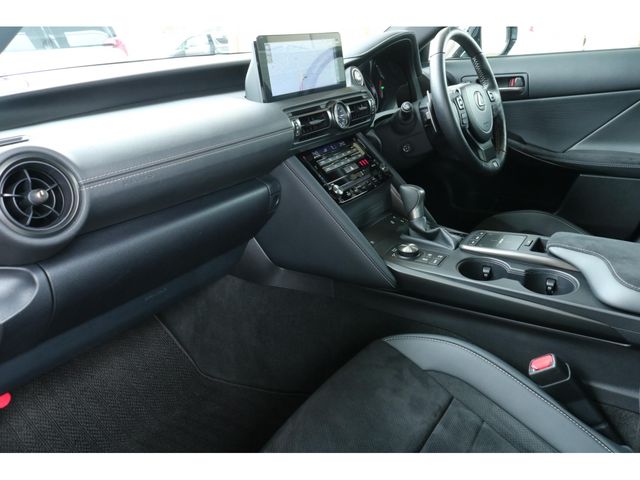 LEXUS IS300h