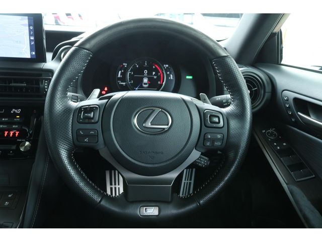 LEXUS IS300h