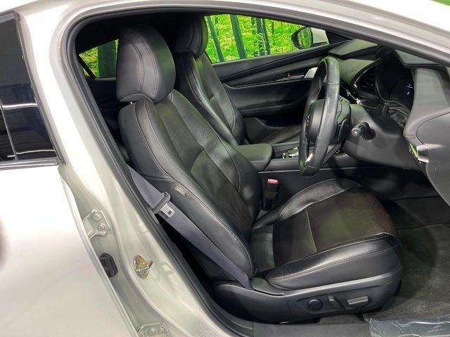 MAZDA3 FASTBACK