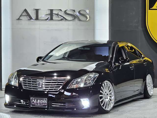 CROWN sedan