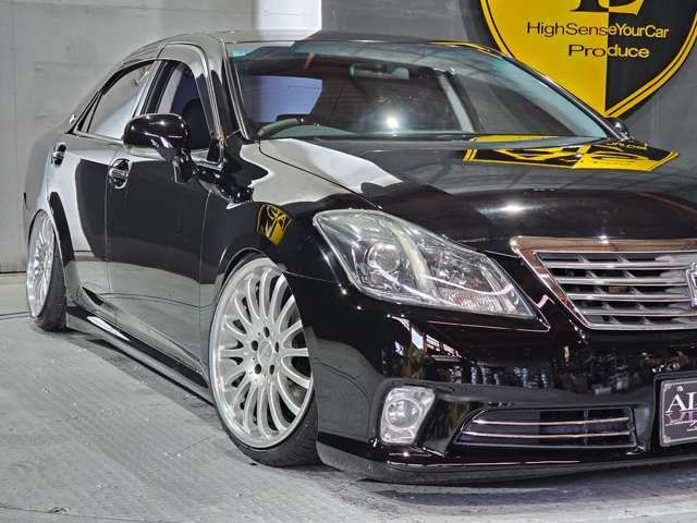 CROWN sedan