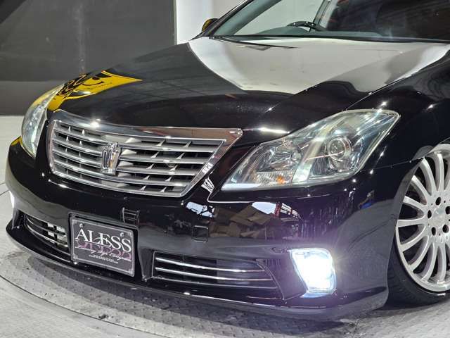CROWN sedan