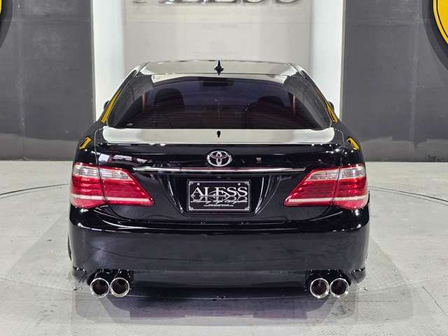 CROWN sedan