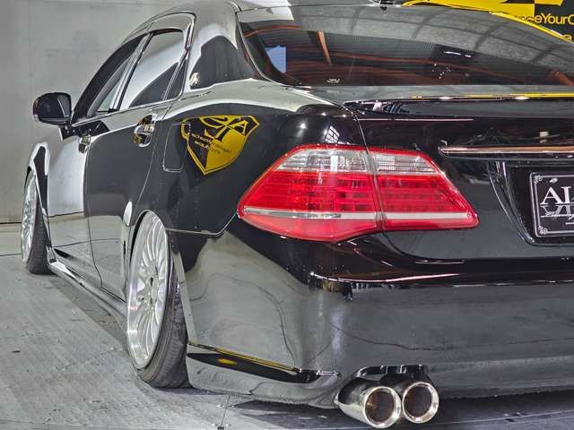 CROWN sedan