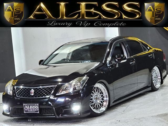 CROWN sedan