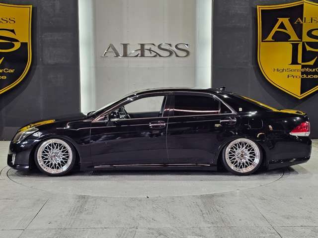 CROWN sedan