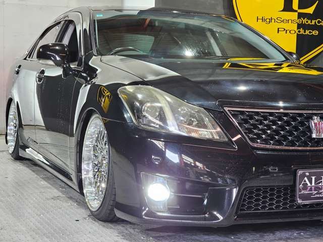 CROWN sedan