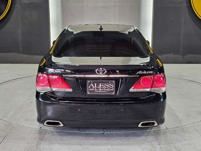 CROWN sedan