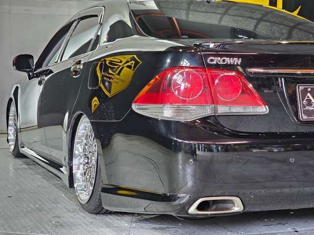 CROWN sedan