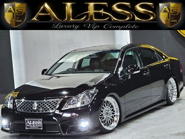 CROWN sedan