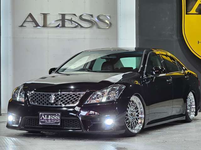 CROWN sedan