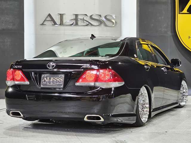 CROWN sedan