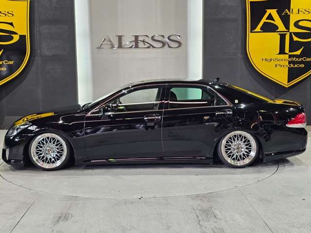 CROWN sedan