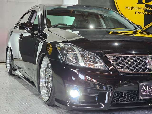 CROWN sedan