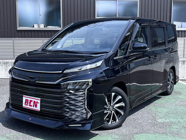 VOXY HYBRID