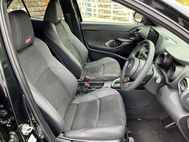 YARIS CROSS HYBRID