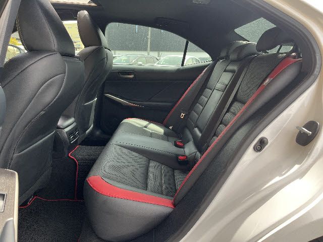 LEXUS IS300h AWD