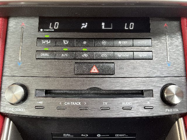 LEXUS IS300h AWD
