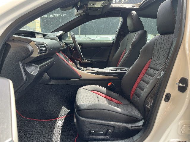 LEXUS IS300h AWD