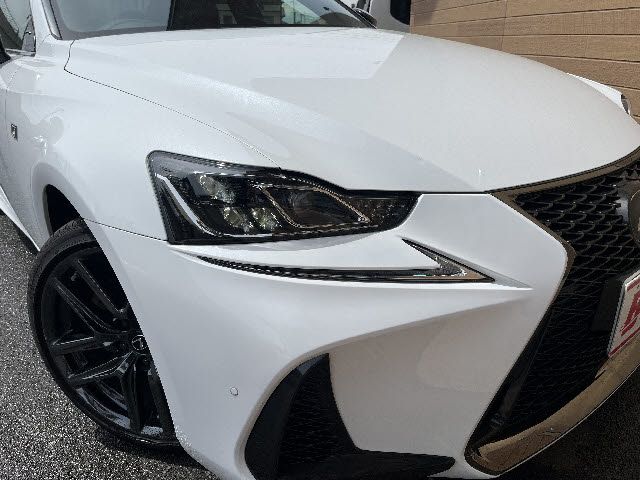 LEXUS IS300h AWD