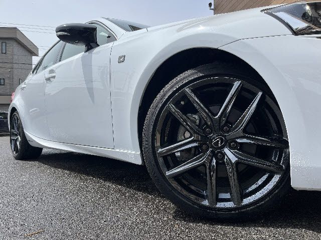 LEXUS IS300h AWD