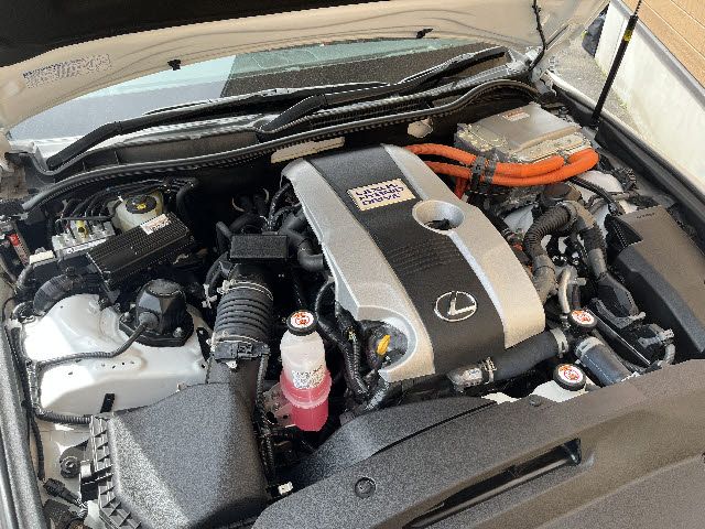 LEXUS IS300h AWD