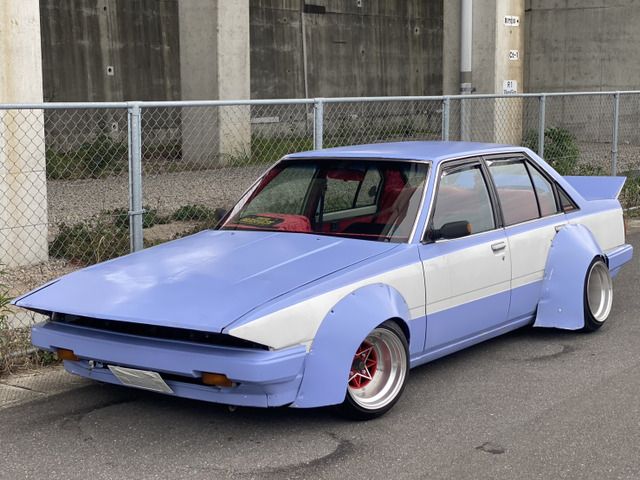 CARINA hatchback