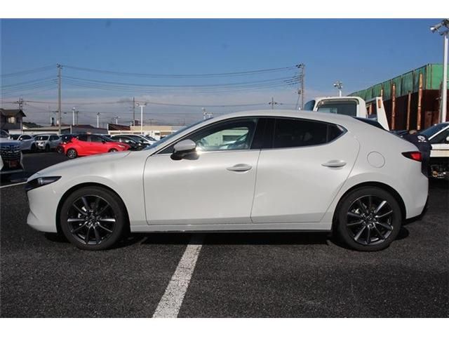MAZDA3 FASTBACK