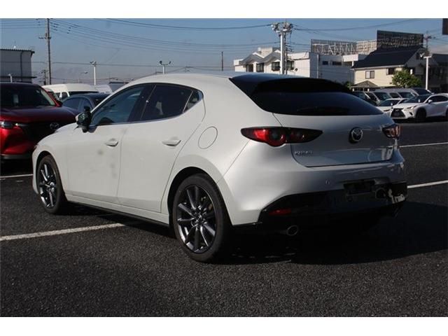 MAZDA3 FASTBACK