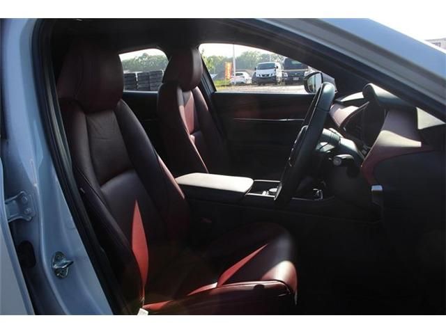 MAZDA3 FASTBACK
