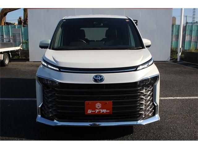 VOXY HYBRID