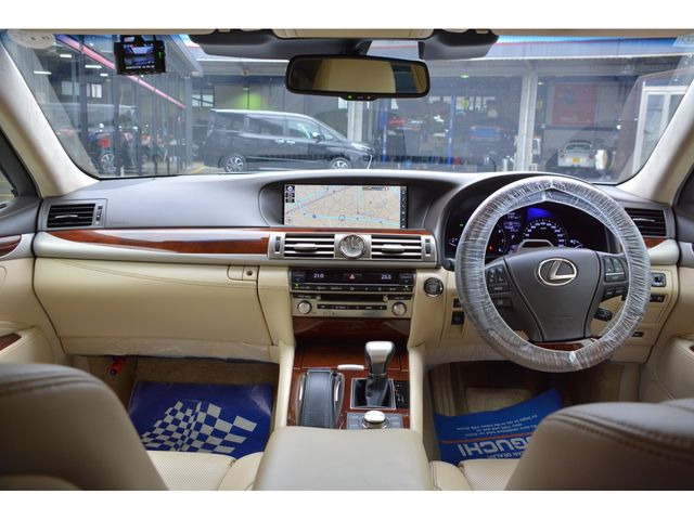 LEXUS LS460