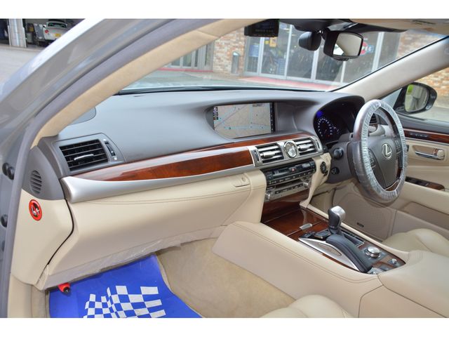 LEXUS LS460