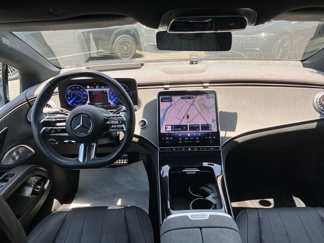 MERCEDES BENZ EQS