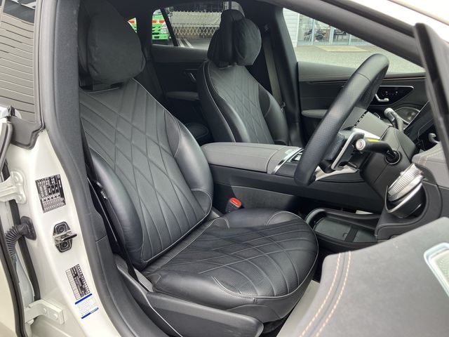 MERCEDES AMG EQS