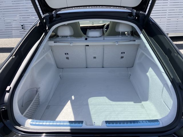 MERCEDES AMG EQS