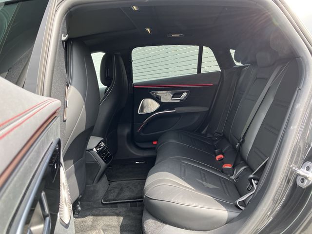 MERCEDES AMG EQS