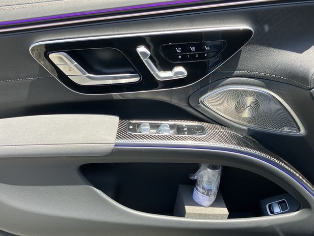 MERCEDES AMG EQS