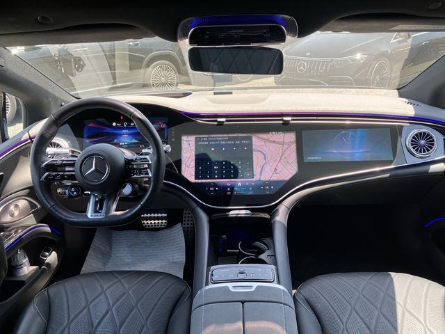 MERCEDES AMG EQS