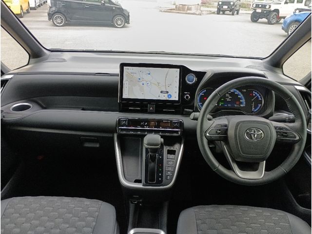 VOXY HYBRID
