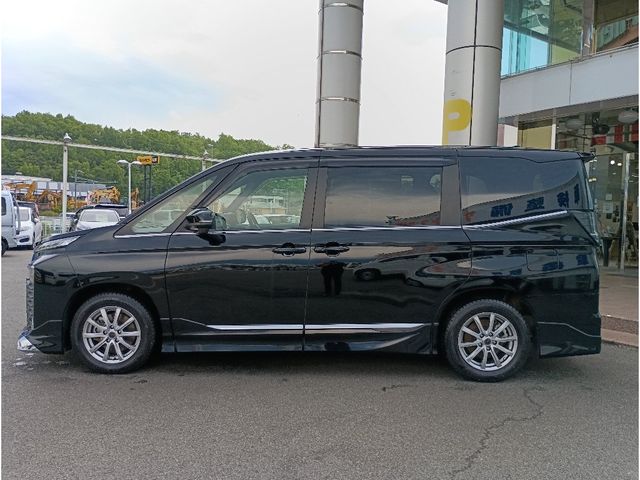 VOXY HYBRID