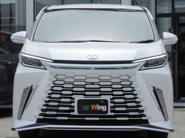 Lexus LM500h