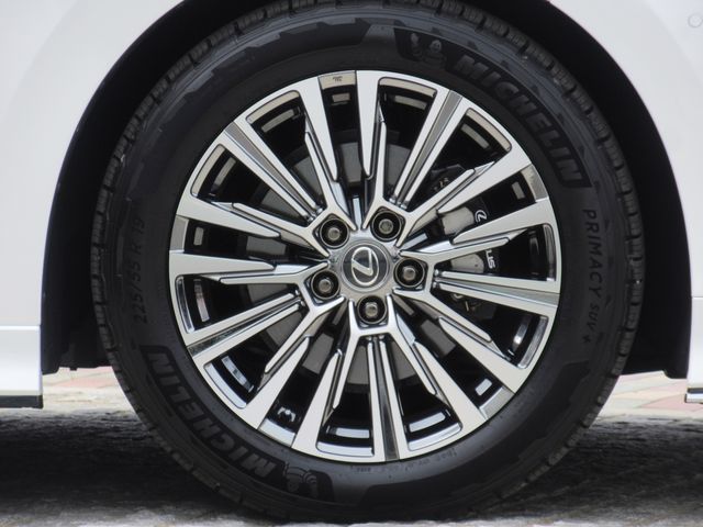 Lexus LM500h