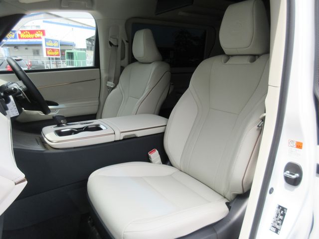 Lexus LM500h