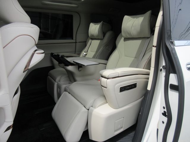 Lexus LM500h