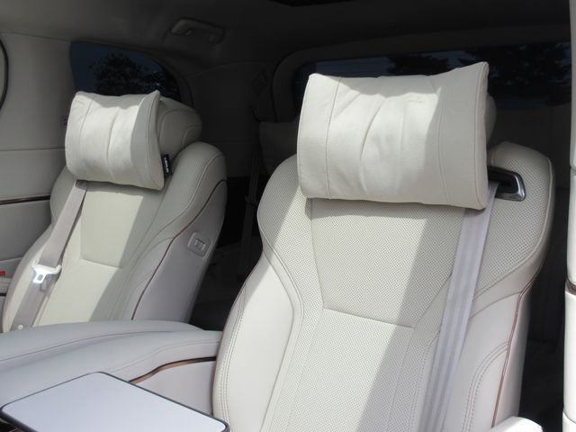 Lexus LM500h