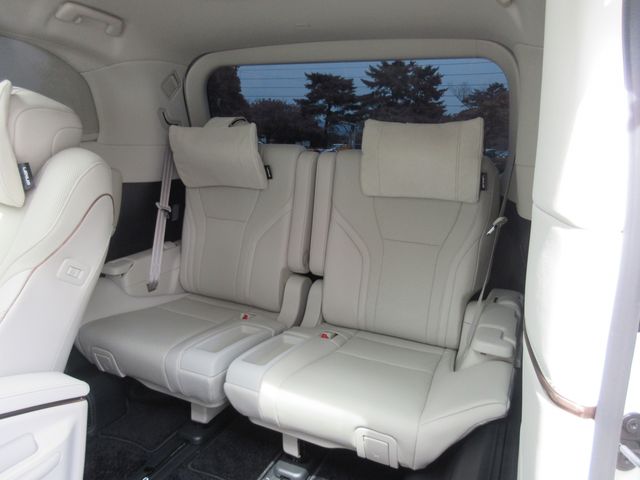 Lexus LM500h