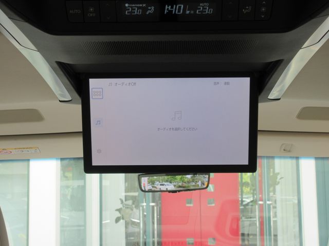 Lexus LM500h