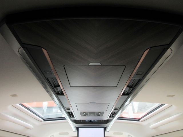 Lexus LM500h